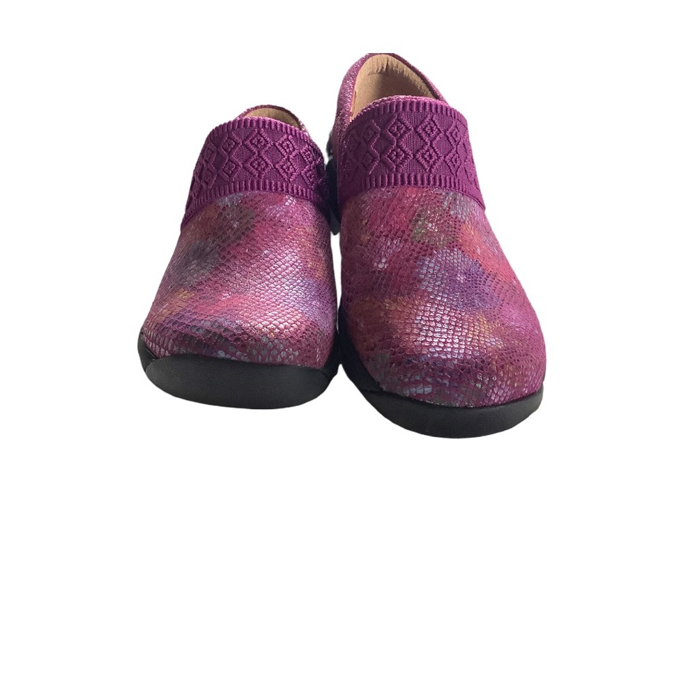 Nurse Mates Size 8W